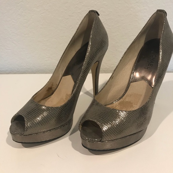 Heels - Picture 6 of 6